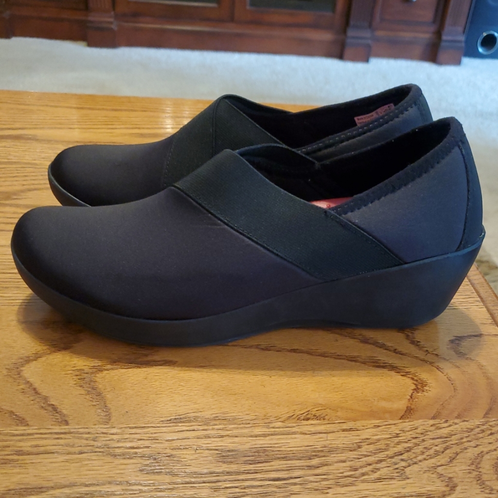 Crocs Women's Dual Comfort Busy Day Wedge Black Size 7 Shoes Loafers 202852